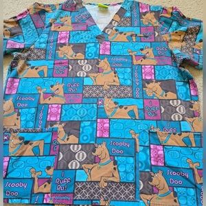 🌈Scooby-Doo Scrub Top – Size Large